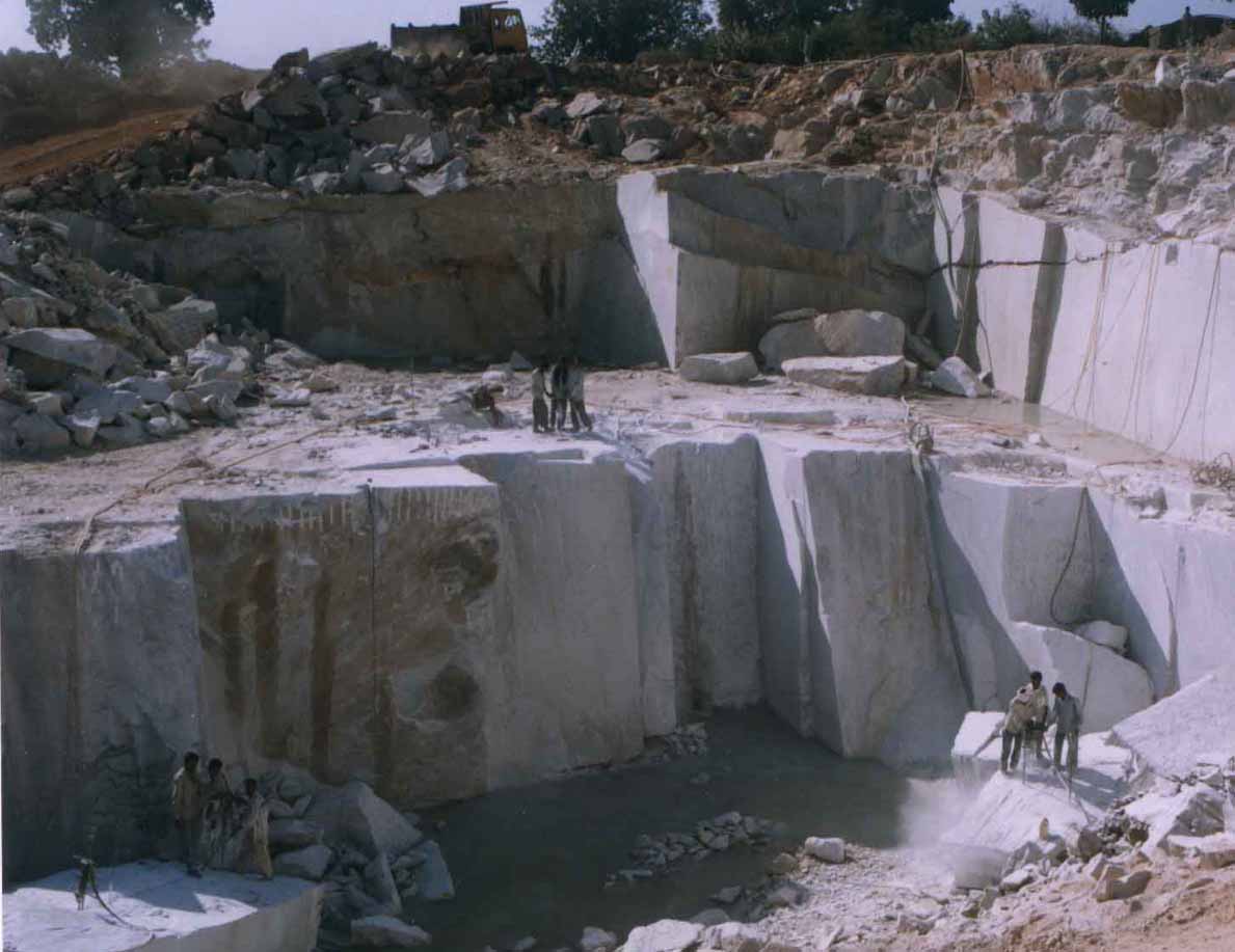 pic4.jpg (82621 bytes)